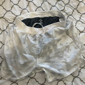Under Armour iso chill lined fitted running shorts XL white camo